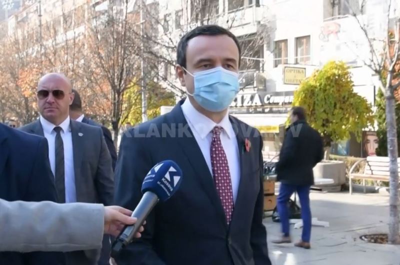 Apelon Kurti: Vaksinohuni, që të fitoni imunitetin ndaj COVID-19