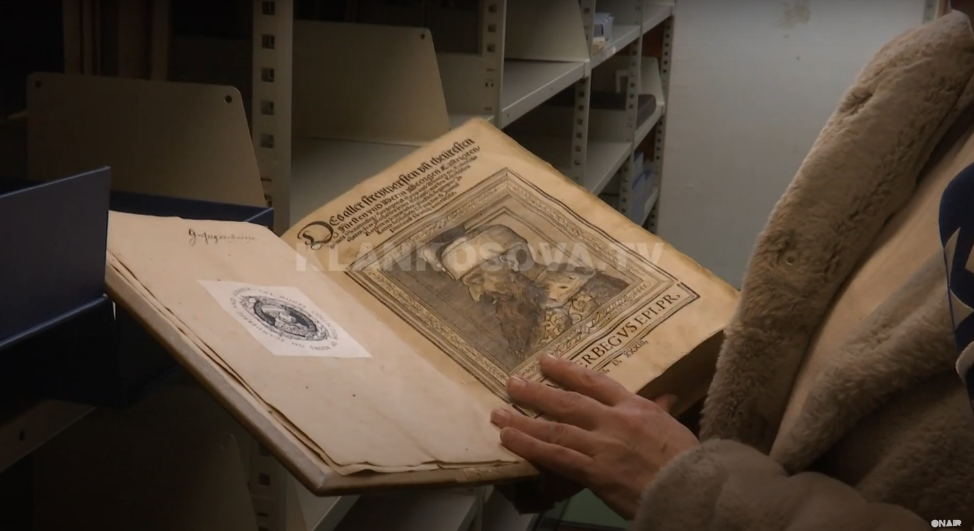 “Historia e Skënderbeut”, libri më i vjetër në Bibliotekën Kombëtare (VIDEO)