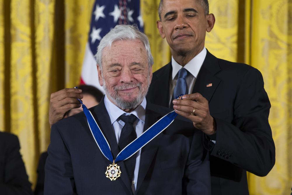 Vdes në moshën 91 vjeçare legjenda e teatrit muzikor dhe shkrimtari Stephen Sondheim