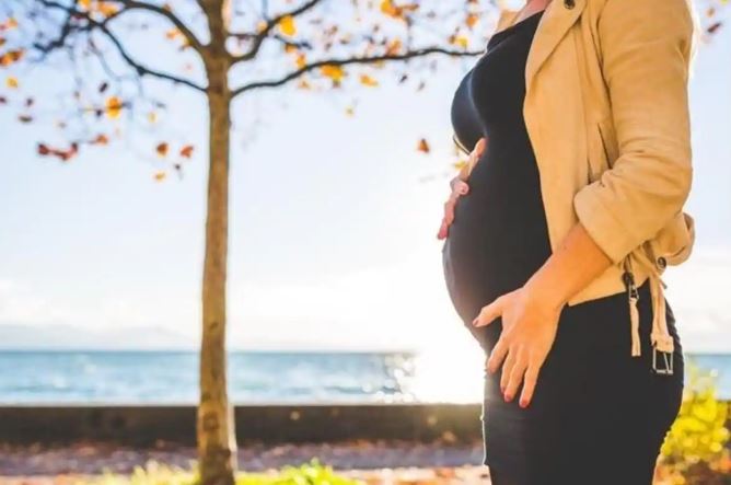 Disa rutina efektive për kujdesin e lëkurës pas shtatzënisë
