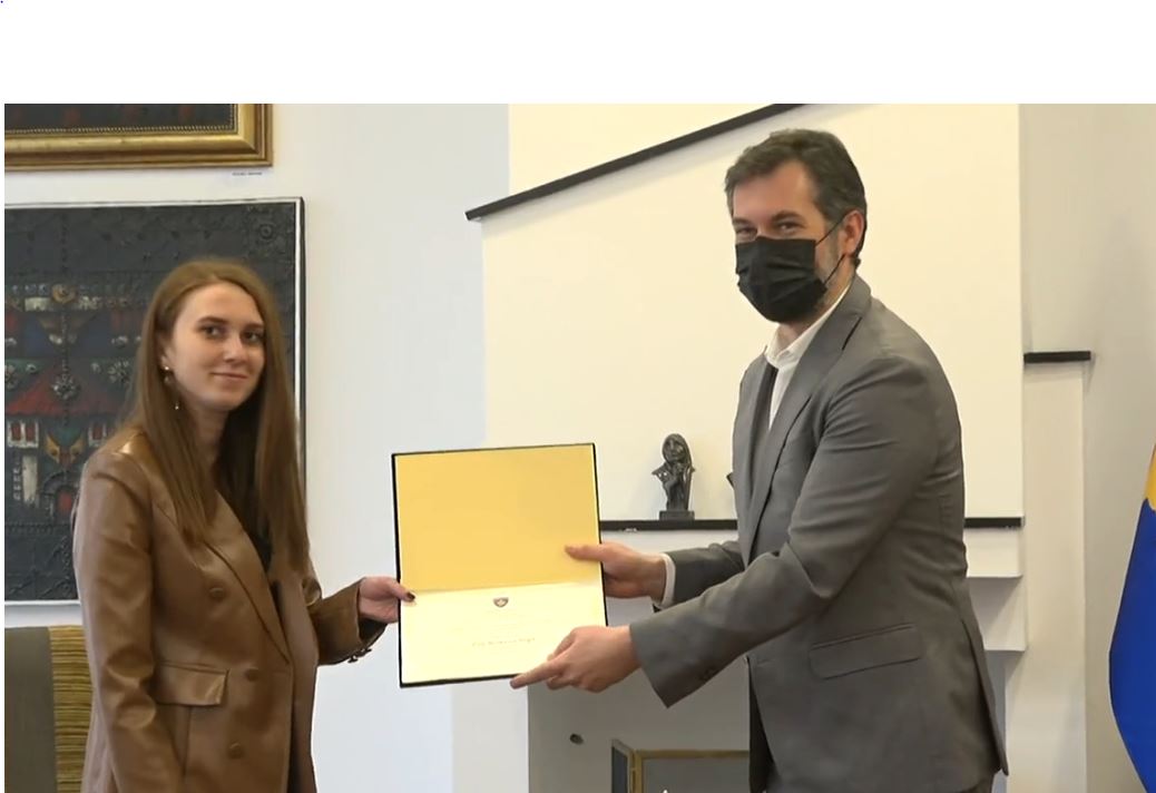 Çmimi për Dramën Origjinale Shqipe “Katarina Josipi” i ndahet “Hekurudhës” së Brikena Sopit