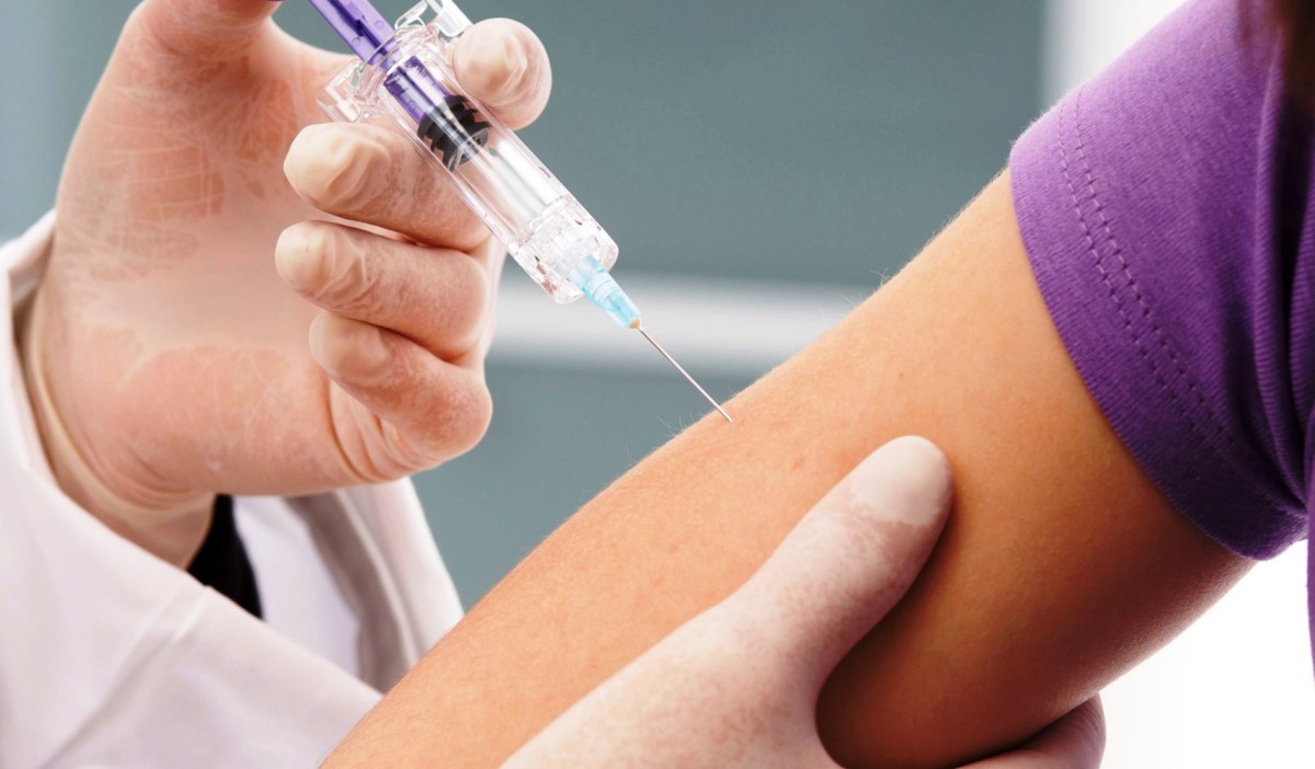 Ministria e Shëndetësisë aprovon dhënien e vaksinës Pfizer tek fëmijët nga 12 deri 15 vjeç