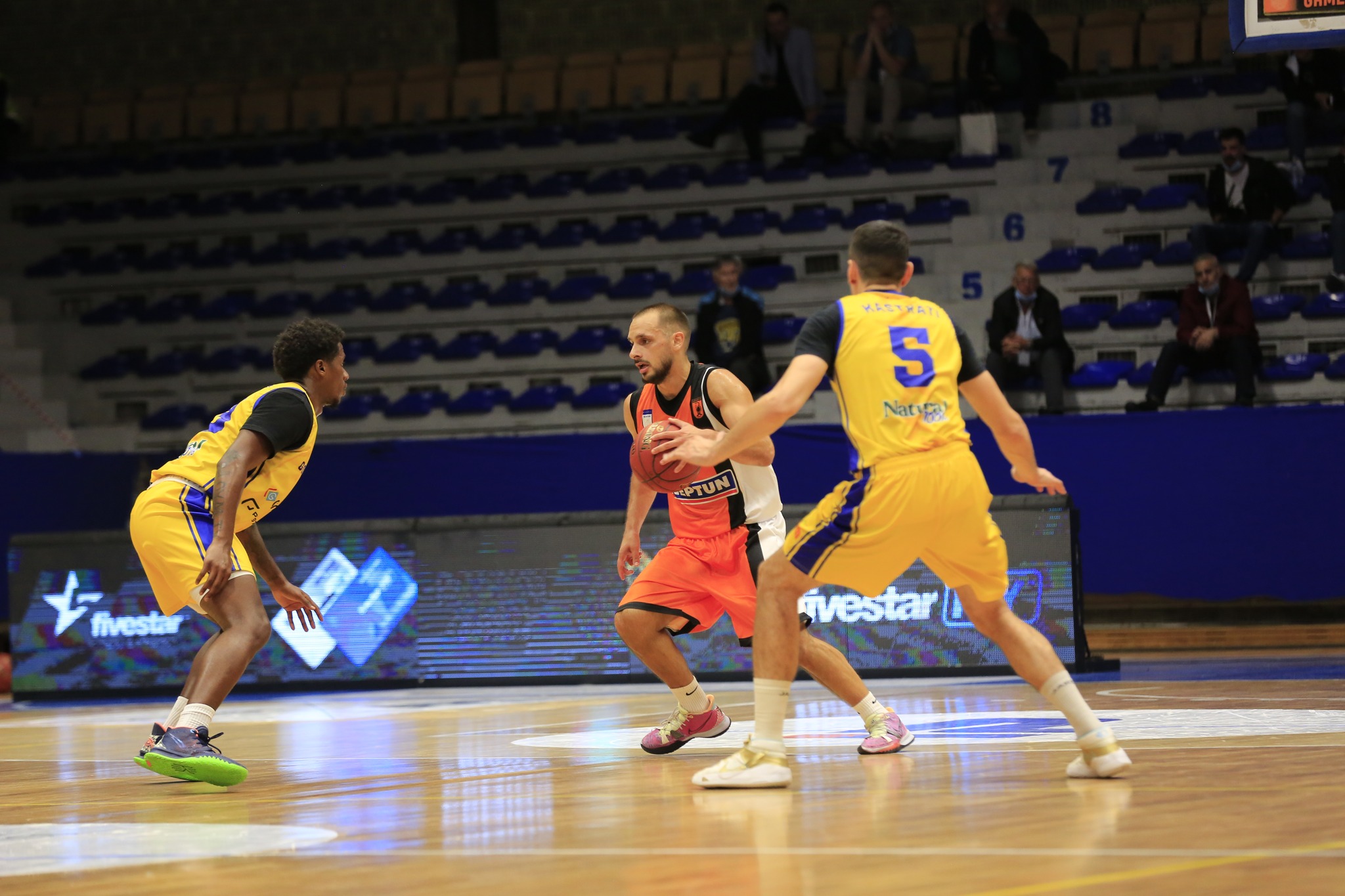 Të hënën fillon afati kalimtar në basketboll