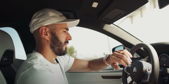 Benzema prezanton koleksionin e tij të veturave (VIDEO)