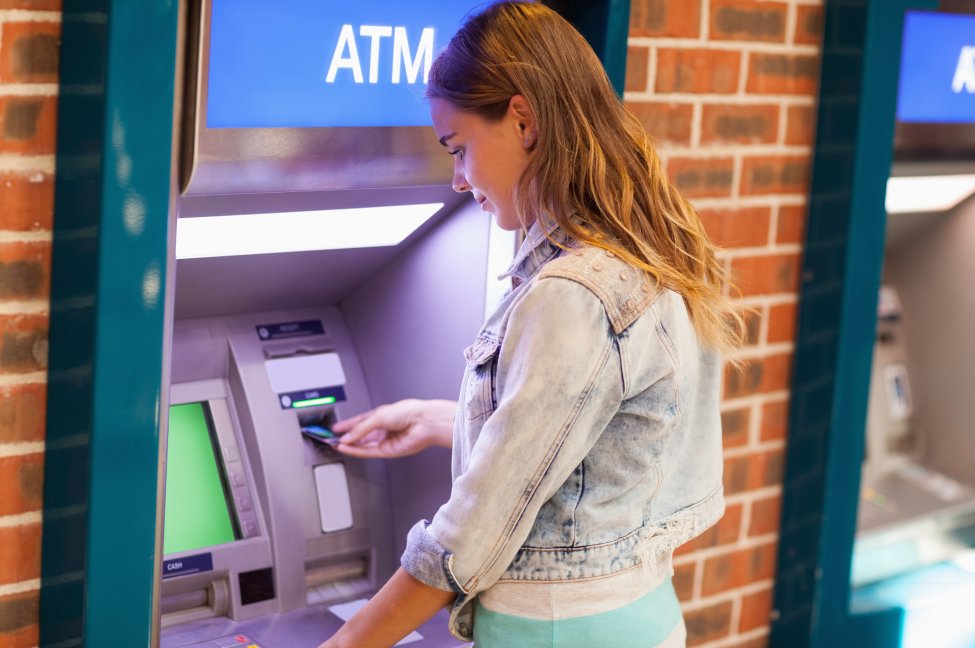 Banka britanike u paguan klientëve aksidentalisht 175 milionë dollarë