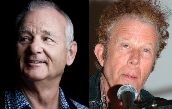 Bill Muray sjell versionin e këngës së Tom Waitsit, "Po pi pianoja"