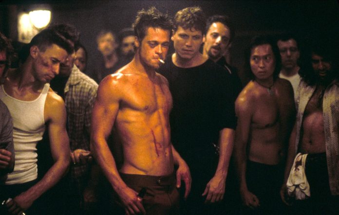 Autori i romanit "Fight Club" reagon pasi filmi u ndryshua në Kinë: Të gjithë përfunduakan të lumtur në Kinë