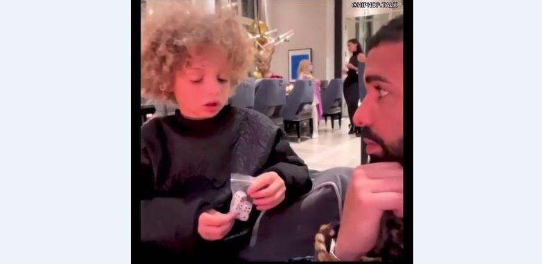 Drake mëson frëngjisht nga djali i tij katërvjeçar (VIDEO)