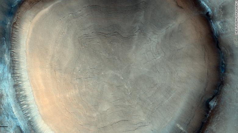 Unazat e kraterit të gjetura në Mars ndriçojnë klimën e kaluar të planetit të kuq