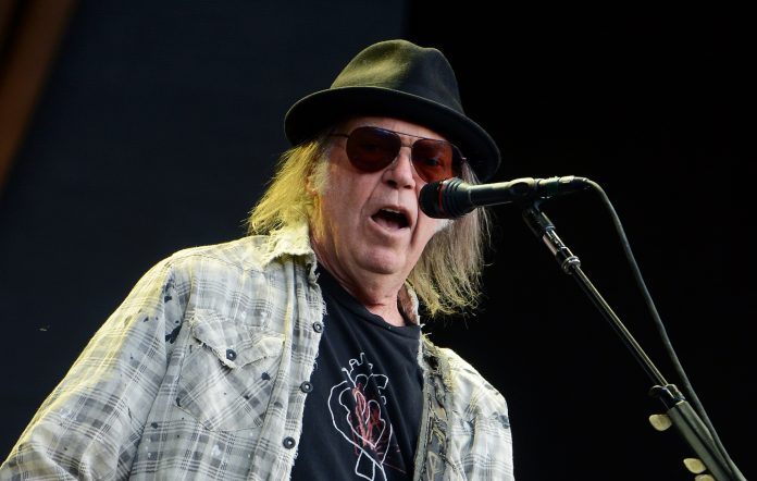 Apple Music dhe Tidal përkrahin Neil Young-un