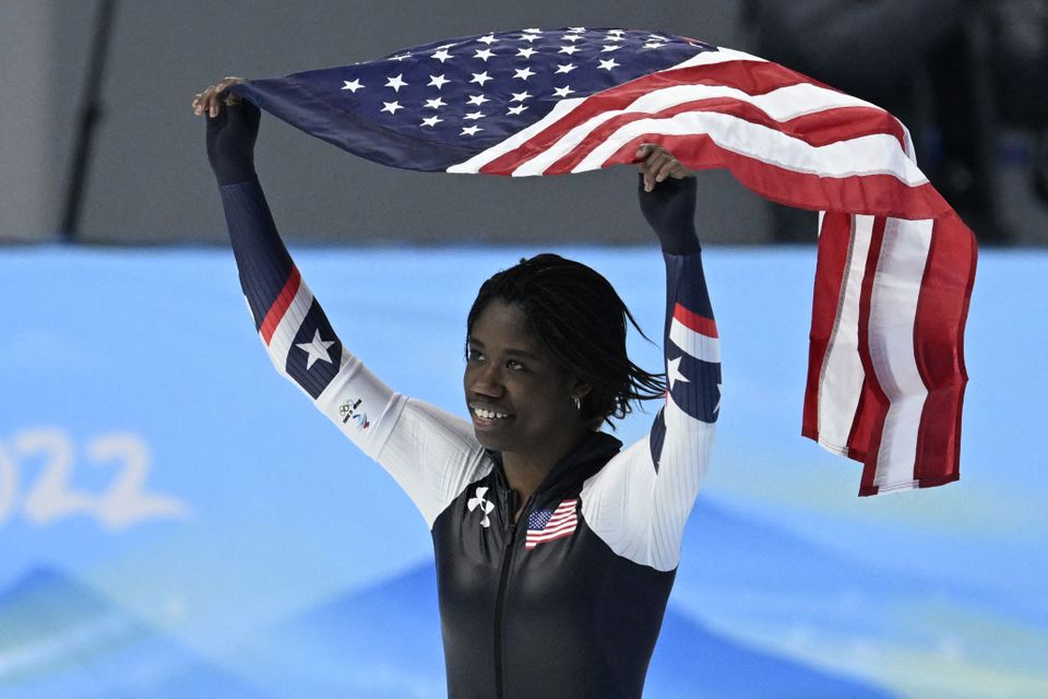 Patinatorja Erin Jackson bëhet gruaja e parë me ngjyrë që fiton medaljen e artë