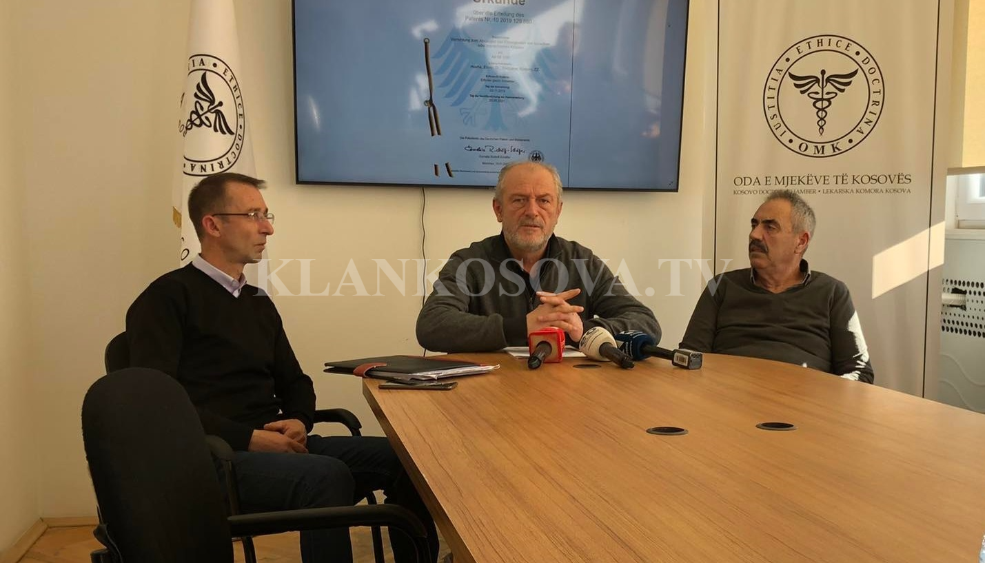 Shpik pajisjen kirurgjike, mjeku bën patentimin e parë në lëmin e mjekësisë në Kosovë
