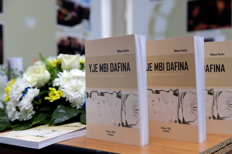 Jetët e policëve të vrarë, mblidhen në librin “Yjet mbi dafina”