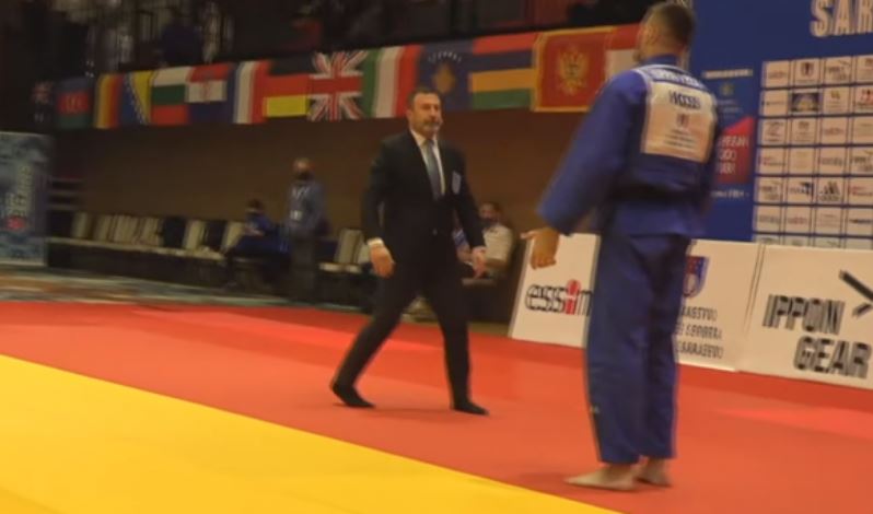 Zekaj mposhtet në çerekfinale, në kërkim të bronztës përmes repesazhit