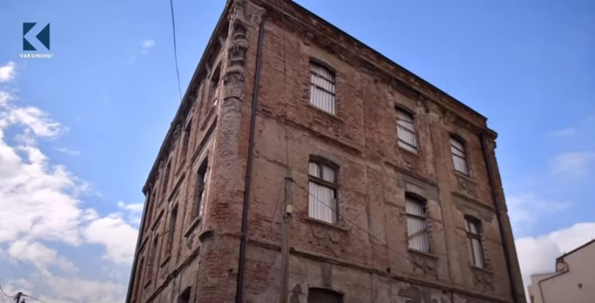 Çka raportoi Klan Kosova për shtëpinë e Xhafer Devës pak orë para reagimit të ambasadorit gjerman? (VIDEO)