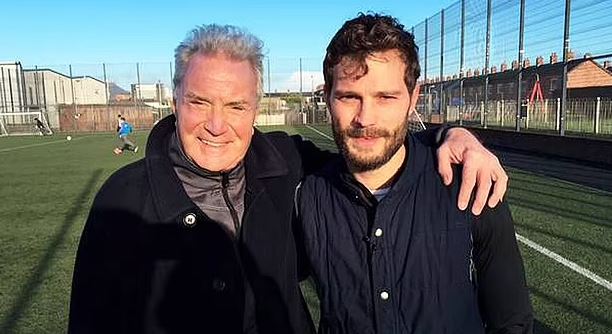Jamie Dornan thotë se u shkatërrua kur dëgjoi se i vdiq babai sa ishte në karantinë