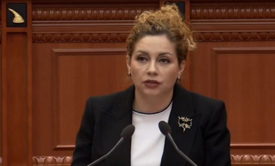Korridori 8, Xhaçka drejt Italisë për një takim katërlateral