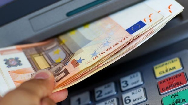 Arsimit jo e administratës po, Qeveria: Parimi pagë për punë do të respektohet