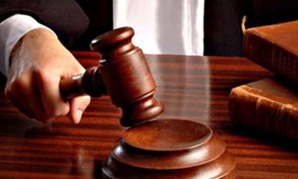 Dy të dyshuarit për vrasjen në Ferizaj mbrohen në heshtje edhe para gjykatës