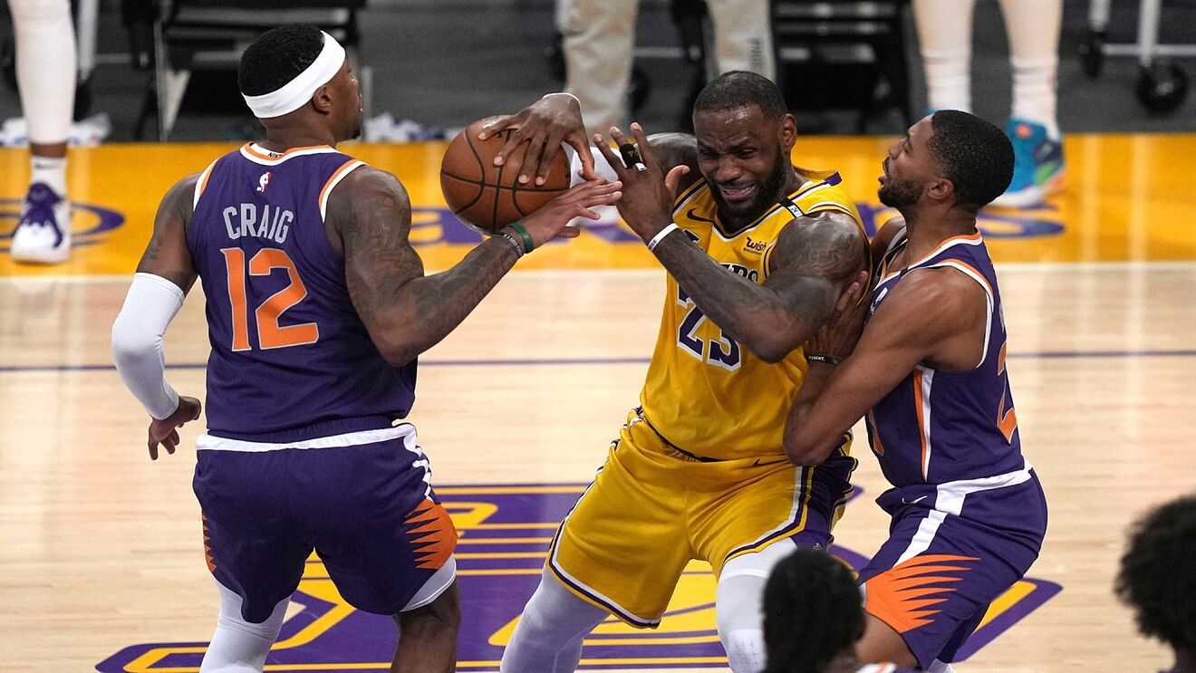 Suns fitojnë lehtë ndaj Lakers (VIDEO)