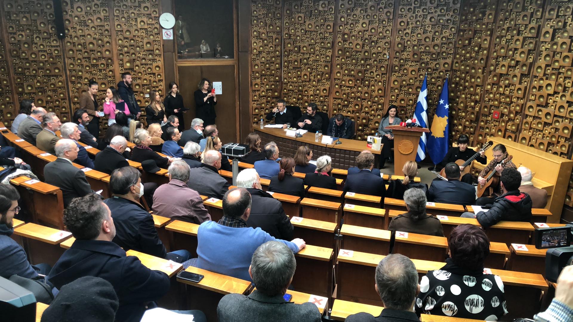Prezantohet romani “Ditë e re” e Nikos Chrysos