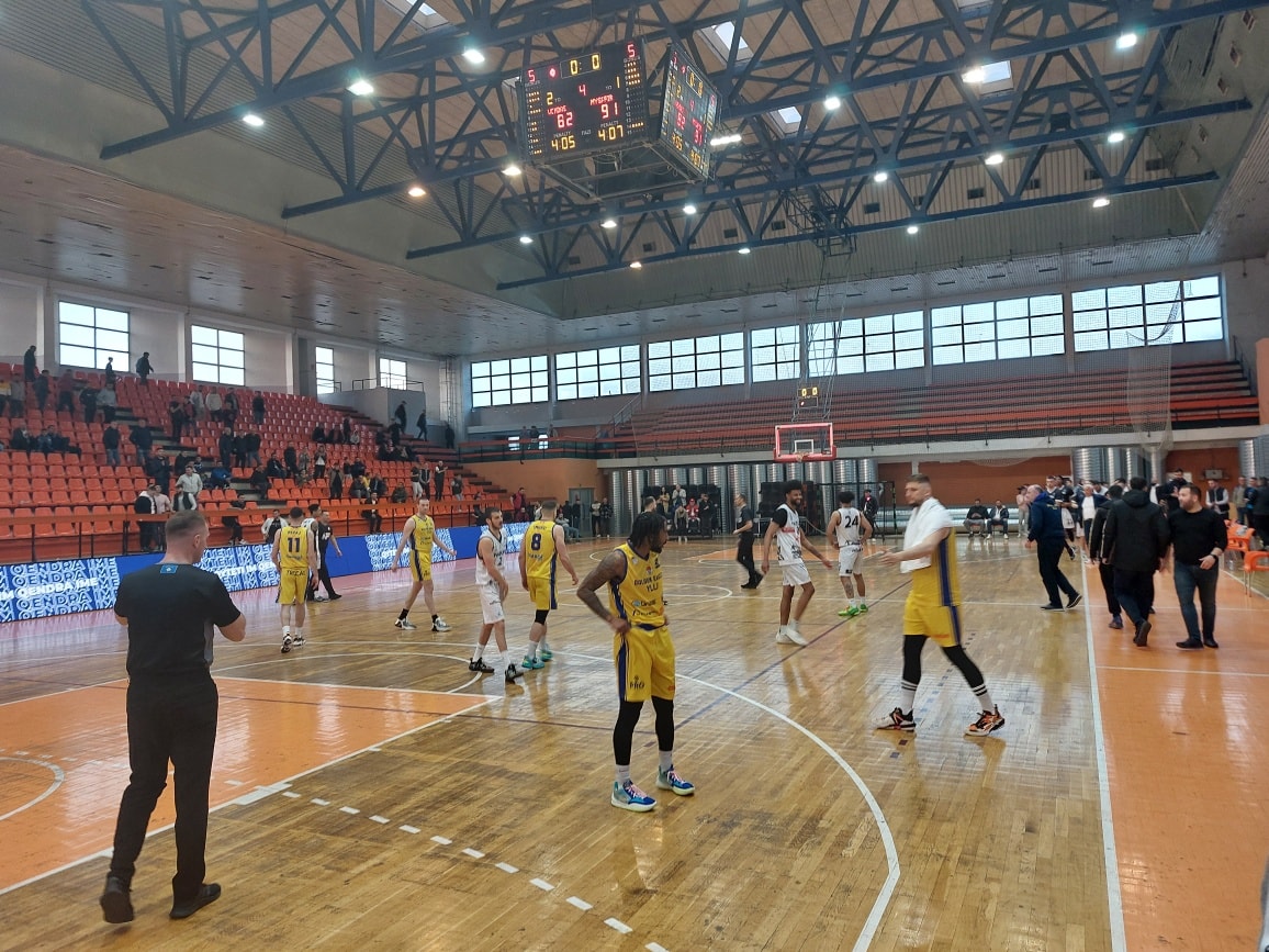 Ylli bën hap pas në luftën për titull, mposhtet nga Prizreni-16