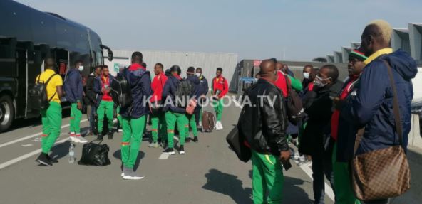 Futbollistët e Burkina Fasos mbërrijnë në Kosovë