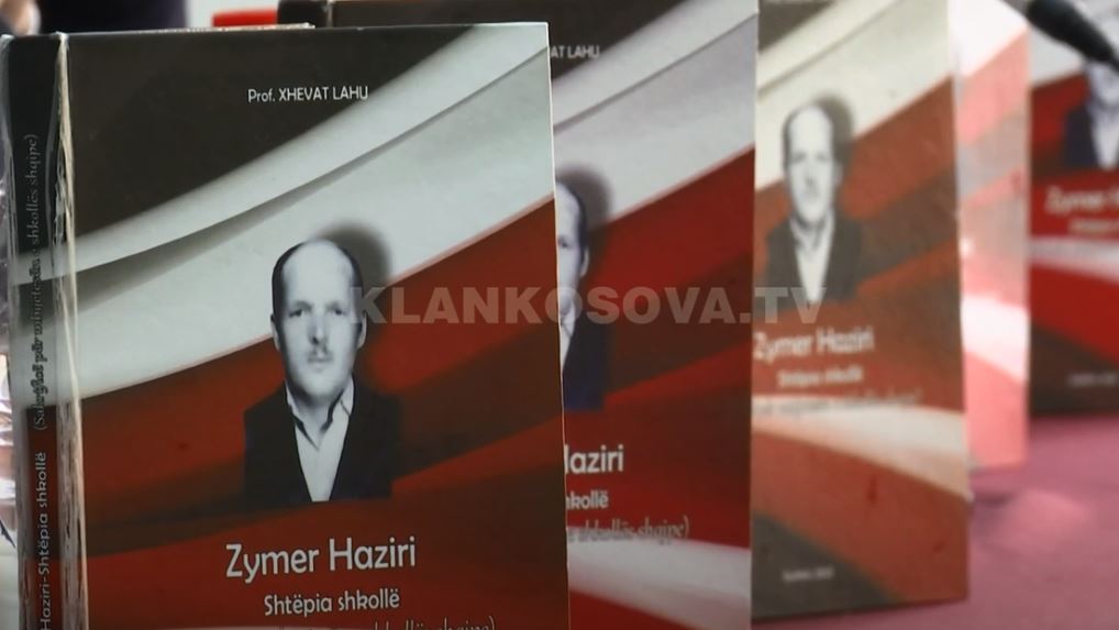Promovohet libri për mësuesin nga Vushtrria, lëshoi shtëpinë si shkollë për nxënësit (VIDEO)