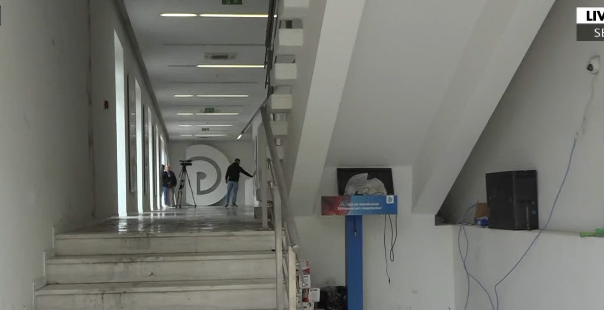 Hiqen dyert e blinduara në selinë e PD-së