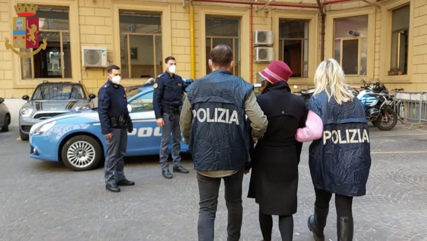 Dalin pamjet e arrestimit të Elsa Lilës nga policia italiane në Romë (VIDEO)