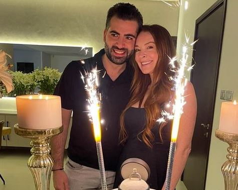 Lindsay Lohan ndan me fansat momentin e festimit të fejesës (FOTO)