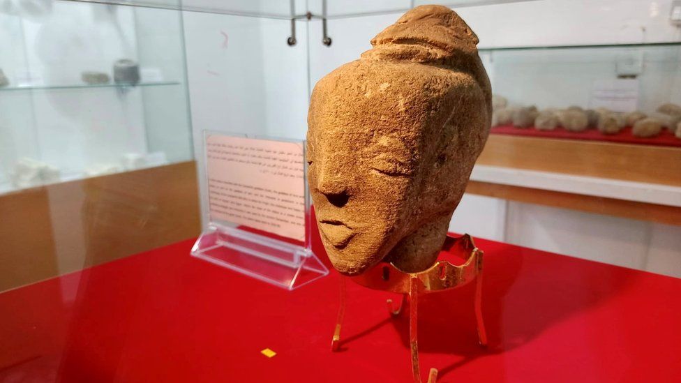 Një fermer në Gaza gjen statujën 4,500-vjeçare të perëndeshës kananite (FOTO)