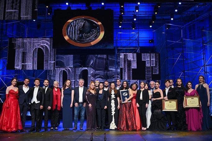 Rama uron të diel të mbarë me fotografi nga Festivali Ndërkombëtar i Vokalit Operistik