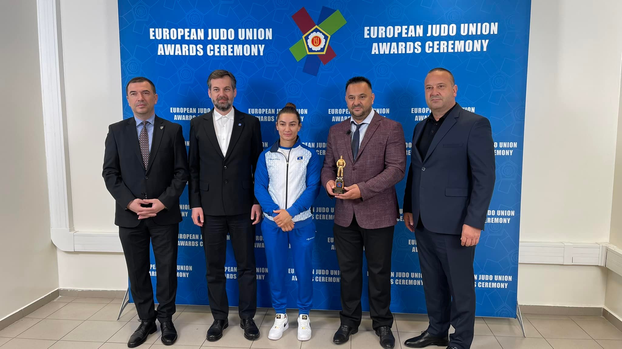 Driton Kuka, trajneri më i mirë në Evropianin për vajza
