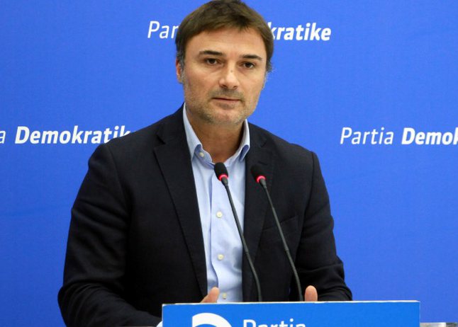 Enkelejd Alibeaj shkarkohet nga kreu i grupi parlamentar të PD-së