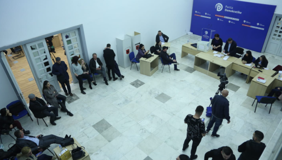 Shpallen fituesit në zgjedhjet e Rithemelimit për disa degë të PD-së