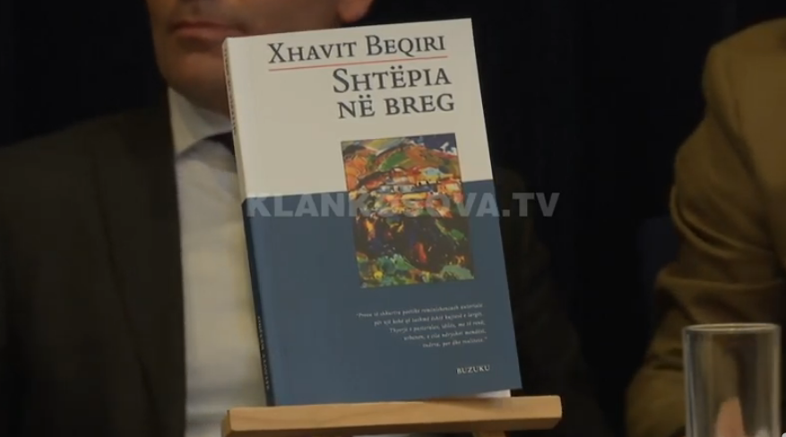 Xhavit Beqiri promovon librin “Shtëpia në breg” (VIDEO)