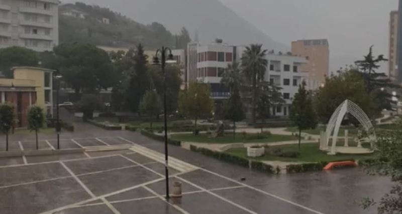 Era e fortë lë gjithë Lezhën pa rrymë