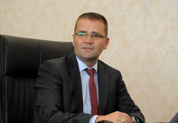 Guvernatori Mehmeti: Mbi 3 miliardë euro shpenzoi diaspora këtë vit, inflacioni pritet të bie në 6 për qind