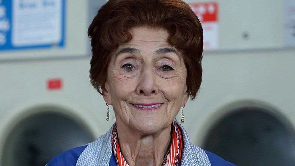 Vdiq në moshën 95-vjeçare aktorja e "EastEnders"