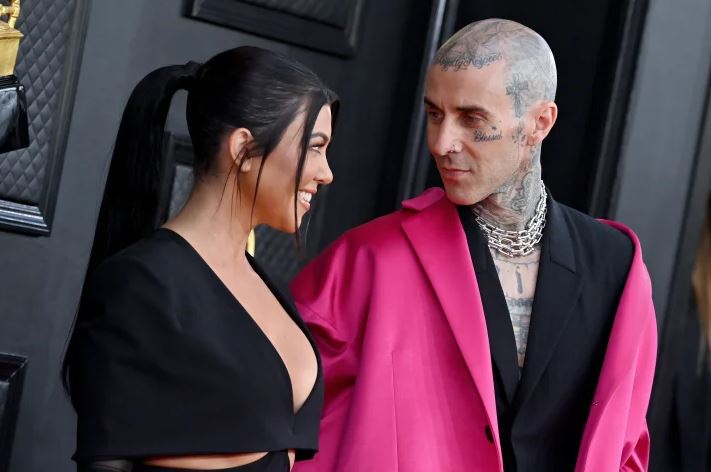 Dasma e Kourtney e Travis konfirmohet nga pronari i kishëzës në Las Vegas