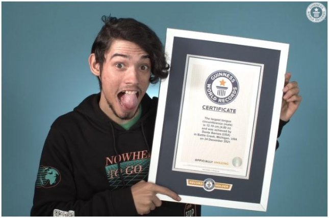 Perimetri i gjuhës së këtij të riu e fitoi rekordin Guinness (VIDEO)
