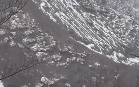 Rrëshqitja e dheut bllokon “Rrugën e Arbërit" (VIDEO)