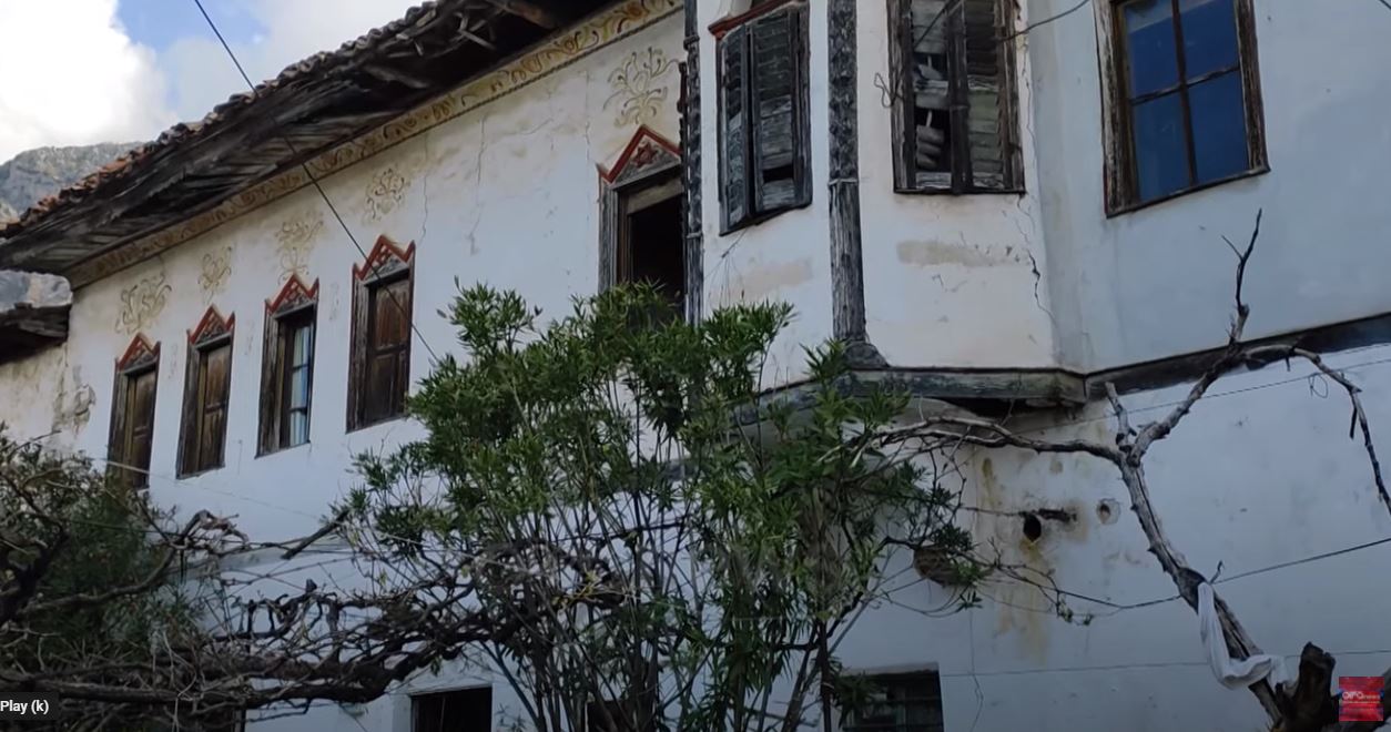 Po rrënojnë dhe historinë, kërkohet restaurimi i ndërtesës 200-vjeçare në Krujë që dëshmon jetesën e shqiptarëve