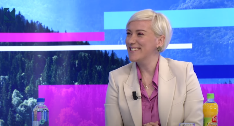 Vepra "Zoti më dashuron mua" nga Sibel Halimi (VIDEO)