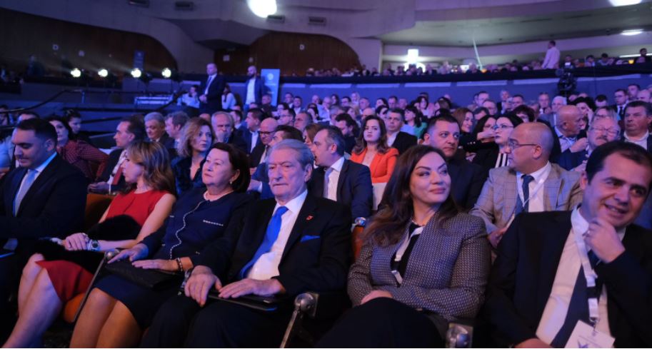 Del numri, ja sa delegatë janë mbledhur sot në Kuvendin e PD-së