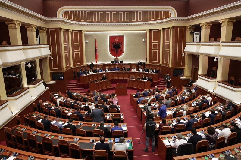 Presidenti i ri i Shqipërisë, nesër negociatat PS-PD