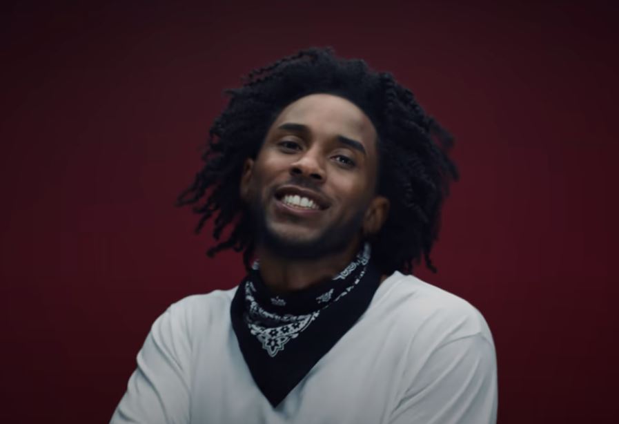 Kendrick Lamar "ngjall" Kobe Bryantin në videoklipin e ri (VIDEO)