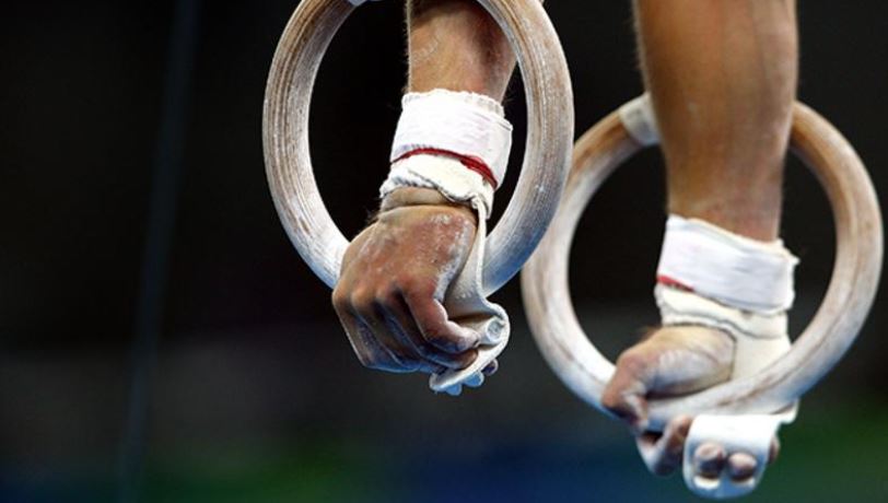 Sportisti rus përjashtohet nga shkolla pasi barte simbole të luftës kundër Ukrainës
