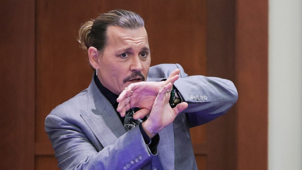 U zbuluan pagat e Johnny Depp gjatë seancës gjyqësore (FOTO)